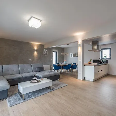 Nika Zadarvillas Vila