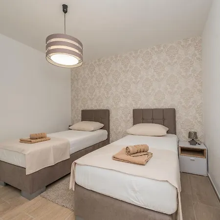 Nika Zadarvillas Vila
