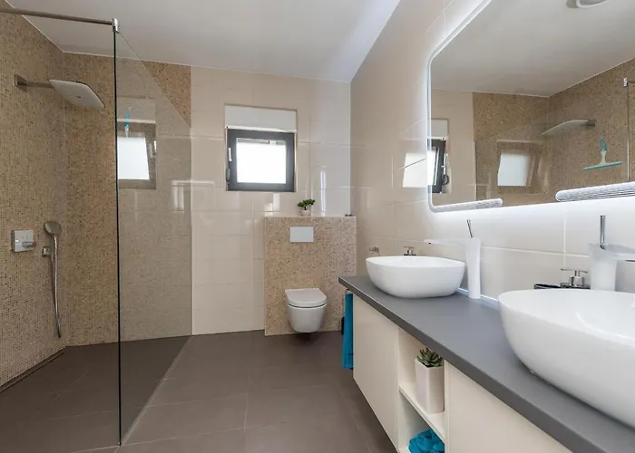 Nika Zadarvillas * Zadar