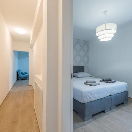 فيلة Nika Zadarvillas *