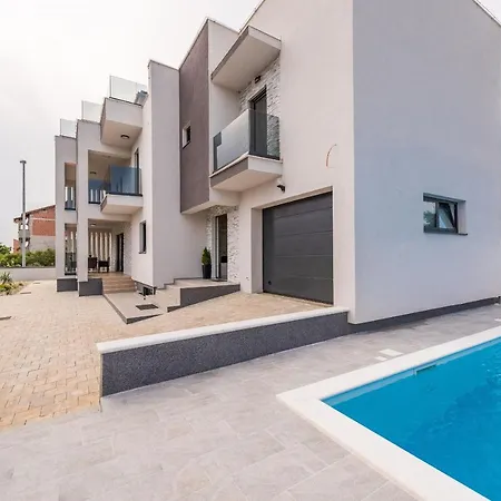 Nika Zadarvillas * Zadar