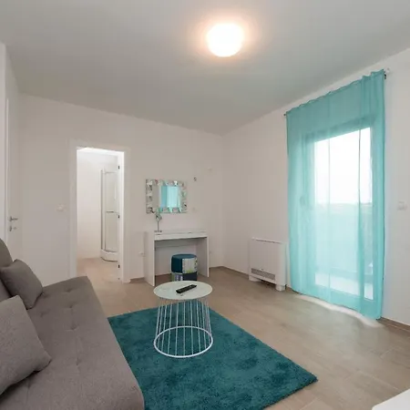 فيلة Nika Zadarvillas