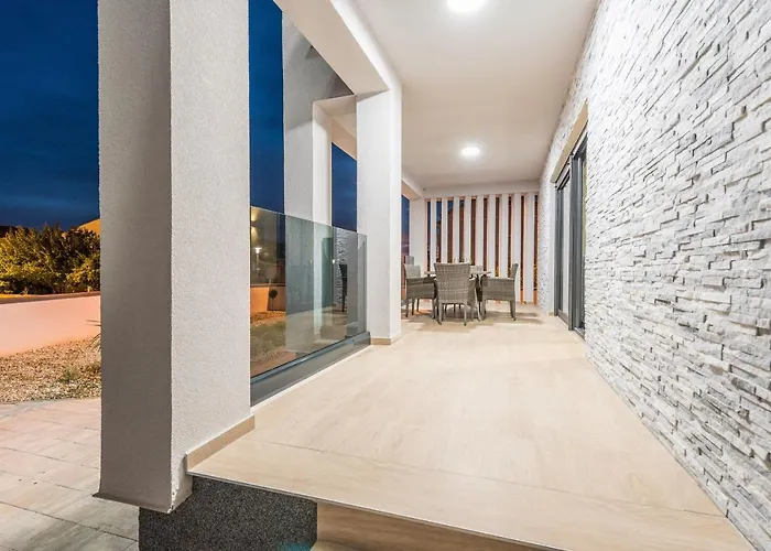 וילה Nika Zadarvillas *